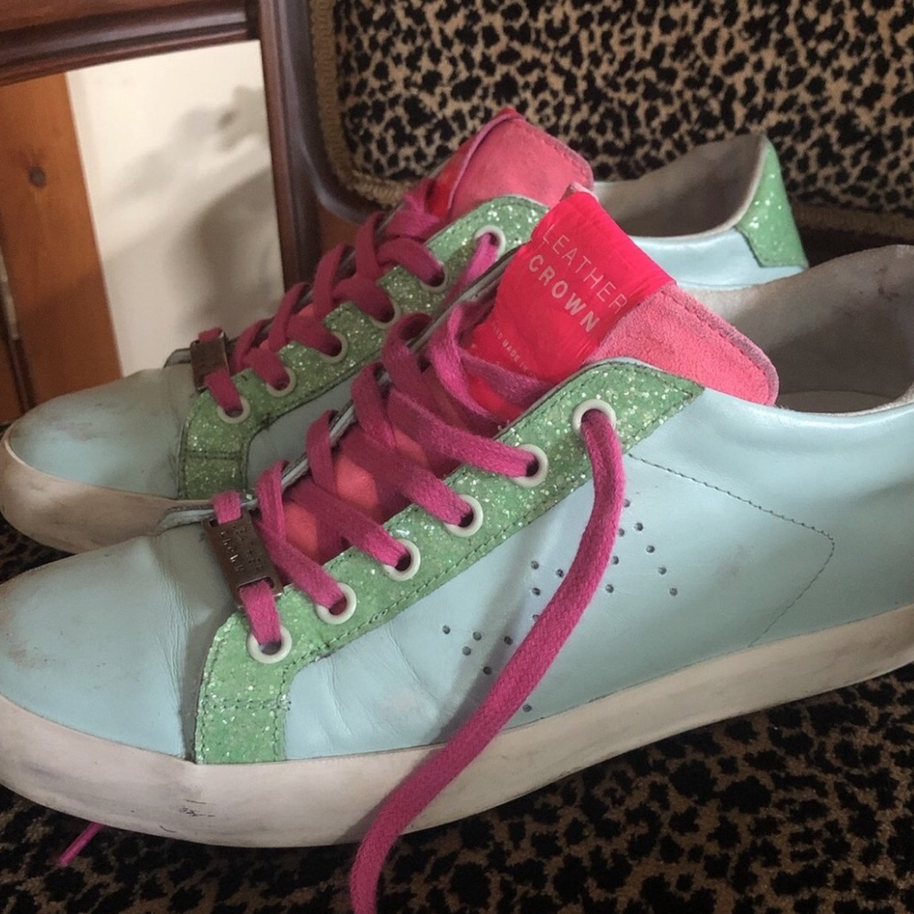 Leather crown sneakers size women’s 7